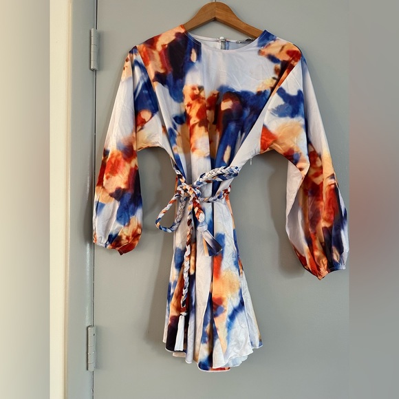 NWT Glamaker Tie Dye Lantern Sleeve Belted Dress size small - Picture 9 of 9